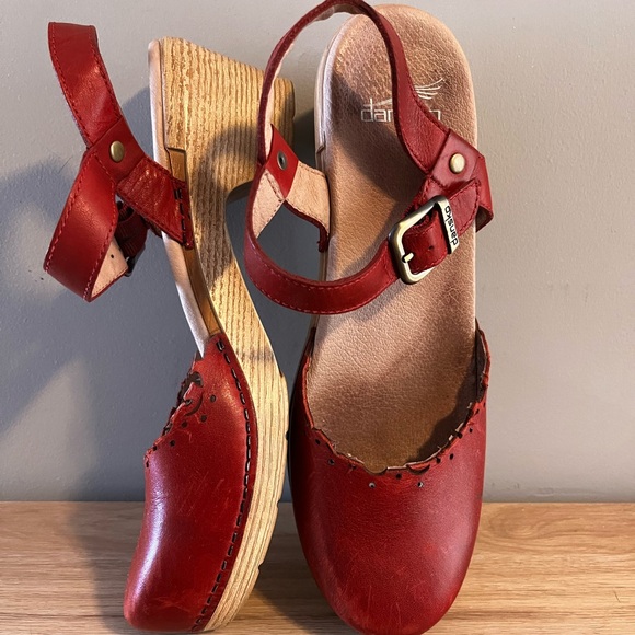 Dansko Red Leather Marta Women's Clog Mary Jane Sandals with Buckle EU 40 US 9 - Picture 2 of 10